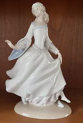 Buy Lladro CINDERELLA No. 4828 Porcelain Figurine • 50£