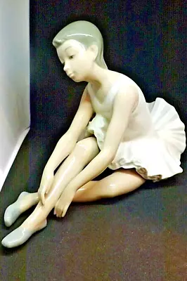 Buy    Ballerina Sitting    Nao By Lladro - Hand Made. Excellent. • 18.99£