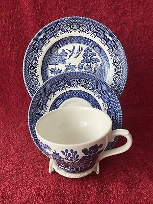 Buy VINTAGE CHURCHILL BLUE WILLOW Tea Cup And Saucer Set, Made In England • 12£