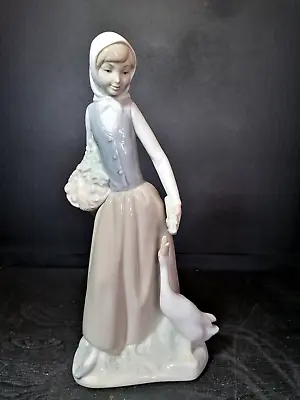 Buy Nao By Lladro Lady  Figurine (immaculate) From Our Lladro Collection. Ref 3078 • 39.95£