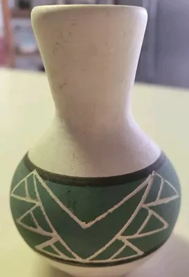 Buy Sioux Native American Art Pottery Small Vase Artist Signed Green/ Off-White   • 16.60£