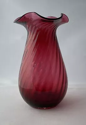 Buy Elegant Vintage Red Dartington Glass Vase Fluted Effect With Ruffled Rim. • 10£