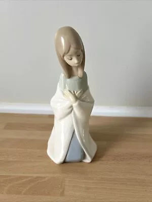 Buy Lladro  Girl/Nativity Mary Kneeling/Praying 6 Inches Tall • 10£