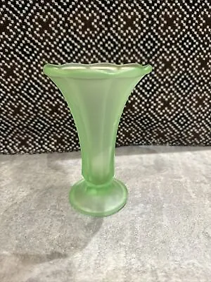 Buy Lovely Vintage Art Deco Frosted Green Glass Trumpet Vase • 15£