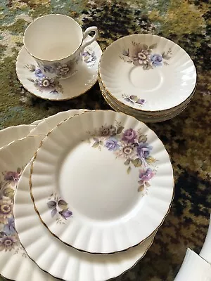 Buy Salisbury Vintage Bone China Tea Set - 6 Cups, 6 Saucers And Six Side Plates • 40£