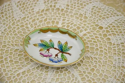 Buy Beautiful HEREND Miniture Porcelain QUEEN VICTORIA Design Pin Tray With 24K Gold • 17£