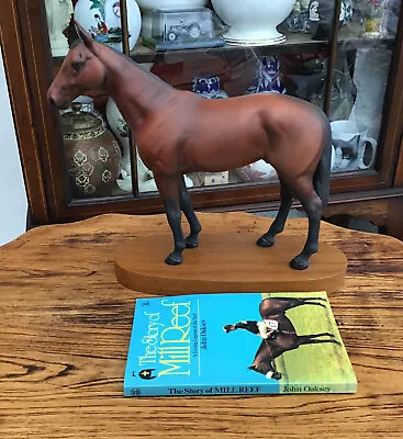 Buy Beswick Mill Reef Race Horse On Wooden Plinth & 1975 Book • 70£