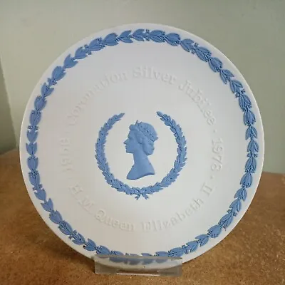 Buy Wedgwood, Queen Elizabeth II, Silver Jubilee Commemorative Jasper Ware Plate  • 7.95£