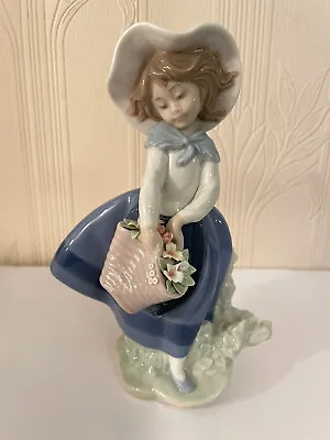 Buy Lladro 5222 PRETTY PICKINGS Girl With Basket Of Flowers Gloss Figurine • 19.99£