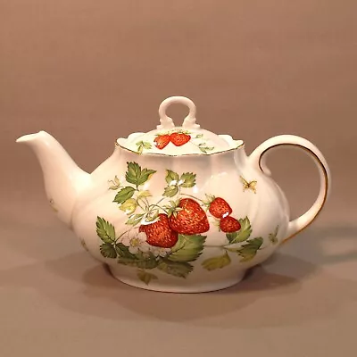 Buy Queens China Virginia Strawberry Teapot • 60£