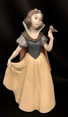 Buy Lladro Disney  Snow White  (7555 Mint In Box) Glaze Finish • 379.79£