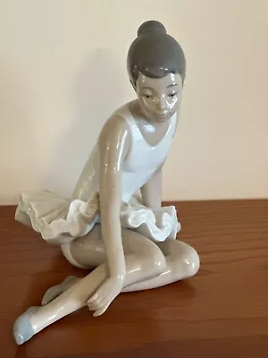 Buy NAO By LLADRO Sitting BALLERINA Girl Figure Figurine 0147 • 17.50£
