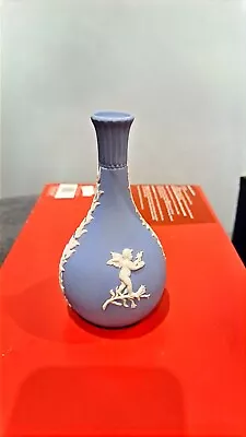 Buy Wedgwood Jasperware Pale Blue 6  Bud Vase W/cherubs Holding Birds And Vines • 10£