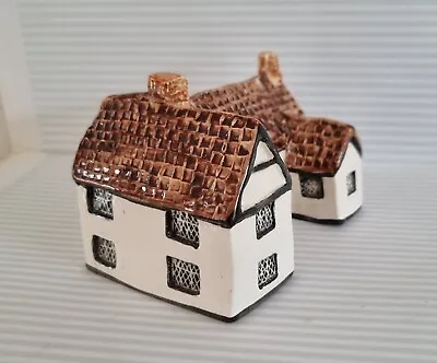 Buy Tey Pottery (Norfolk)' Britain In Miniature' ~Willi Lott's Cottage,Flatford Mill • 10£