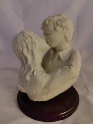 Buy Stunning Rare Capodimonte Fabar White Porcelain Figurine Statue The Kiss • 49.99£