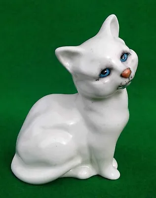 Buy Beswick - Kitten (seated) - White Gloss - 1436. • 4.99£