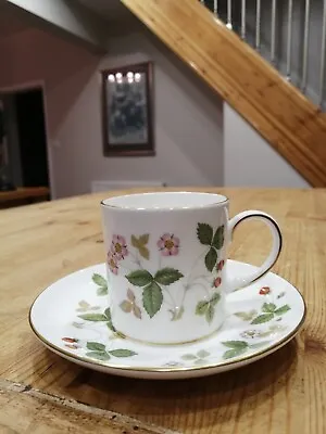 Buy Wedgwood WILD STRAWBERRY Coffee Cup And Saucers (s) • 9.95£
