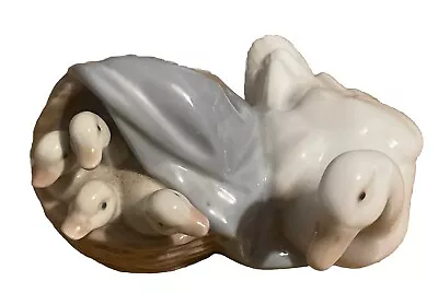 Buy Retired Lladro Figurine Mother Duck & Ducklings In A Basket 4895 Ornament Figure • 20£