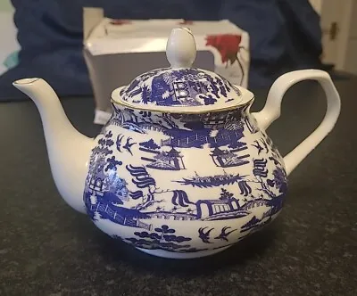 Buy Rose Of England Tea Pot. Blue Willow Design. • 6£