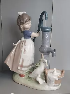 Buy Lladro Porcelain Figurine Summer On The Farm 5285 Girl Pumping Water For Geese • 31£