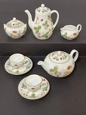 Buy Wedgwood Miniature Tea Set. Wild Strawberry Pattern. Fine Bone China Miniatures • 55£