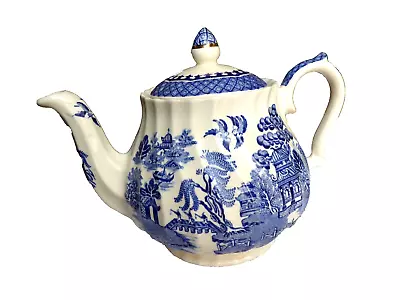 Buy Vintage Sadler  Pottery Blue And White Willow Pattern 1.75 Pint Tea • 14£