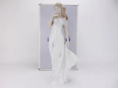 Buy Boxed Lladro Nao Figurine A Flowers Whisper 6918 37cm Spanish Porcelain Figures • 349.99£