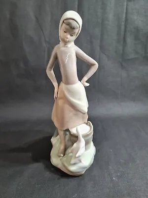 Buy Lladro Figurine Girl With Milk Pail & Duck Excellent Condition • 35£