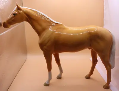 Buy Beswick Palomino Hunter Stallion (277) Height Of 28 Cms • 150£