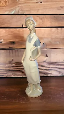 Buy Lladro Nurse Charts Gloss Porcelain Figurine #4603 Vtg White Apron Spain Classic • 212.89£