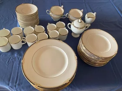 Buy Wedgewood Cavendish Dinner Service And Coffee/ Tea Service • 110£