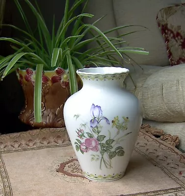 Buy Vintage Royal Doulton Camilla H5185  Bone China Vase, Made In England - 18.5cm • 7.50£