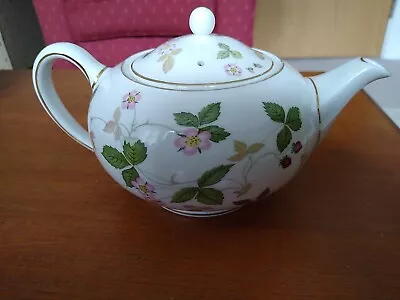Buy Wedgwood Wild Strawberry Bone China 1 Pint Teapot In Very Good Condition  • 62£
