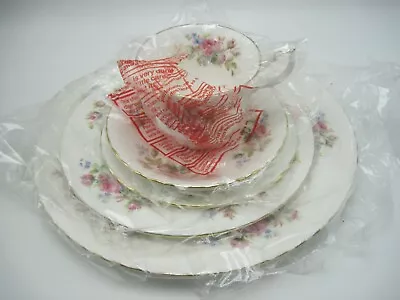 Buy NEW Royal Albert Made In England Montrose Shape Moss Rose 5 Pc Place Setting • 47.14£