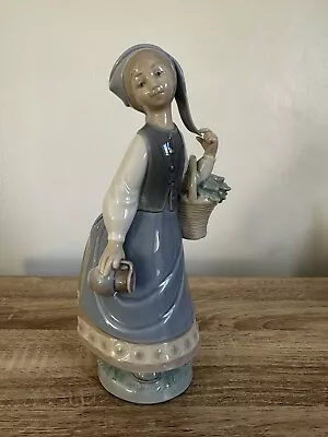 Buy Lladro Figurine #5024 “Woman With Scarf” Rare • 49.99£