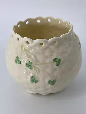 Buy Belleek Irish Porcelain Green Clover Woven Pattern Vase • 23.98£