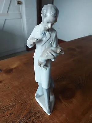 Buy Lladro Porcelain Figurine Ornament Veterinarian VET With DOG 4825 13.25  • 75£