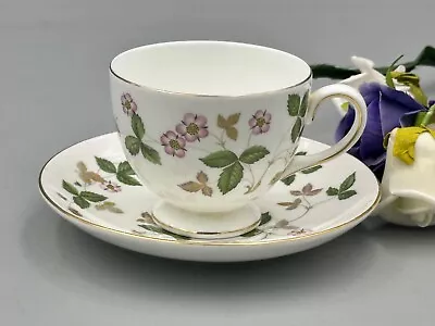 Buy Wedgwood Wild Strawberry - Leigh Shape Tea Cup And Saucer. • 24.99£