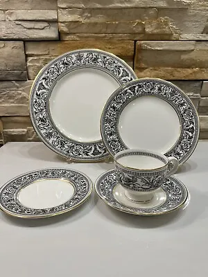 Buy Wedgwood W4312 FLORENTINE BLACK DRAGONS, 5 Piece Place Setting, Made In England • 118.50£