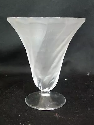 Buy Lalique French Art Glass Lucie Shell Pattern Vase • 96.06£