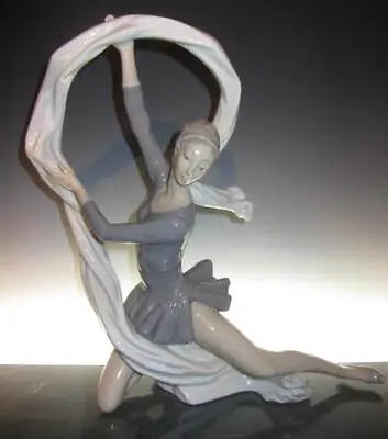 Buy Large Lladro Nao Figure Group  Dancer With Veil  #0185 Vincente Martinez (Mint) • 134.99£
