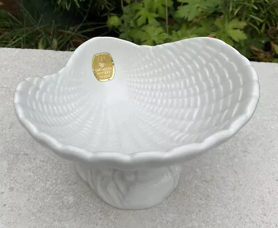 Buy Vintage Dartmouth Pottery White Shell Dish Clam Scallop On Wave Pedestal • 14.99£