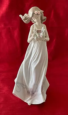 Buy Lladro 01006777 Butterfly Treasure Figurine - Immaculate Condition - NO RESERVE! • 150£