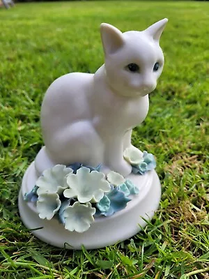 Buy Chessell Isle Of Wight Porcelain Art Pottery 13cm Cat With Flowers  • 8.99£