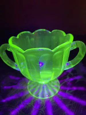 Buy Footed Sugar Bowl Green Depression Glass - Scallop Rim - Paneled Sides • 5.76£