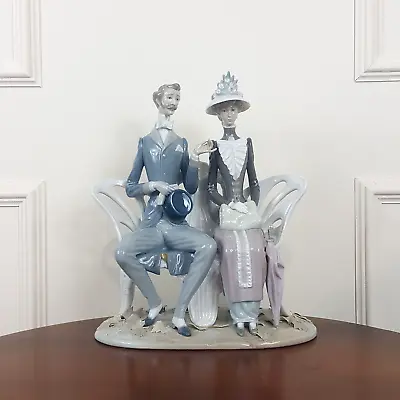 Buy Lladro - Lovers On A Bench In The Park 1274 (damaged) - L/N 1845 • 220£