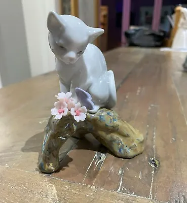 Buy Lladro Blossoms For The Kitten Cat Porcelain Figurine # 8382 - Excellent • 26£
