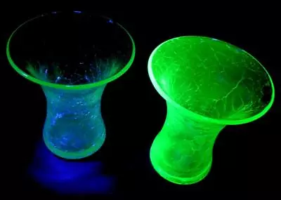 Buy 2 LOVELY VINTAGE GREEN URANIUM CRACKLE GLASS VASE 14 Cm HIGH • 24.64£