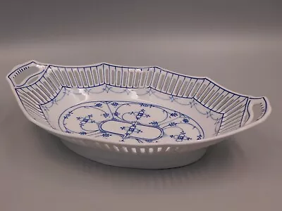 Buy SCHUMANN DRESDAN 11 , 28cm RETICULATE BLUE & WHITE OVAL LACE DISH • 24.99£