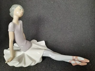 Buy Lladro Large Porcelain Figurine , Sitting Ballerina ,  Dreamer   , ( 1356 ) • 77£